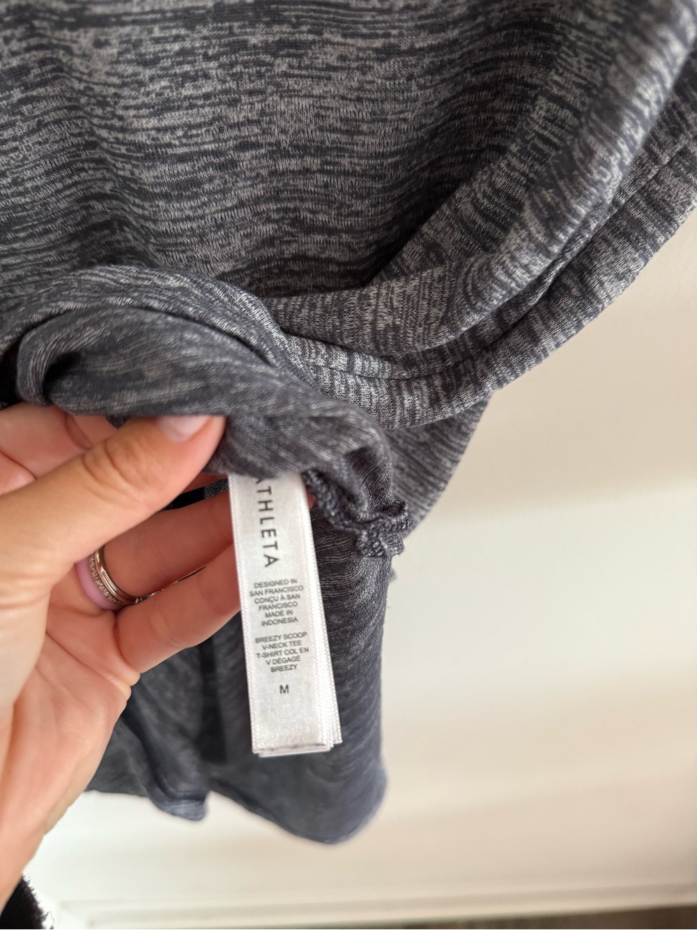 Athleta Breezy Scoop V-Neck Tee T-Shirt Gray Women’s Medium Stretch - Picture 4 of 6